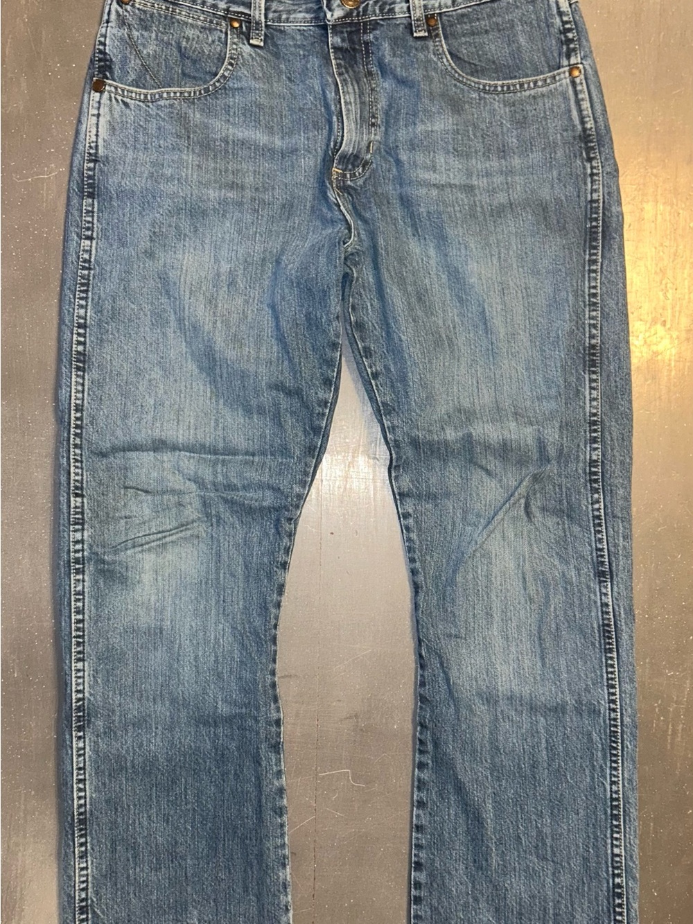 Wrangler Men's Slim Straight Light Blue Jeans